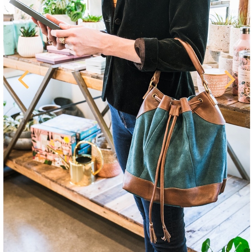 Anabaglish Bucket Bag